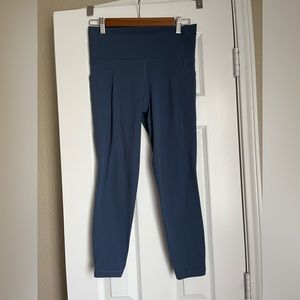 Athleta Sun Salutations 7/8 Leggings Size Medium